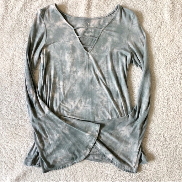 American Eagle Outfitters Tops - American eagle bell sleeve tee